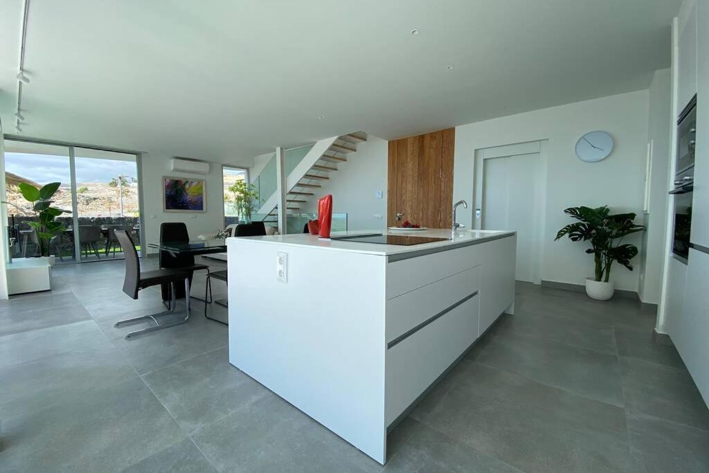 Luxury Villa - New Building With Panoramic Sea View Costa Adeje  Zewnętrze zdjęcie